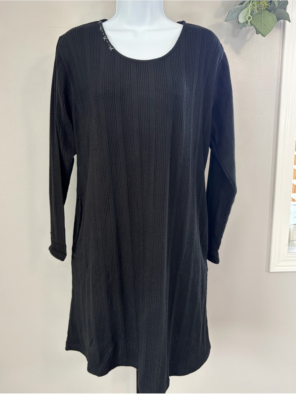NWT Yak N Yeti- Black Long Sleeve Scoop Neck Women's Dress